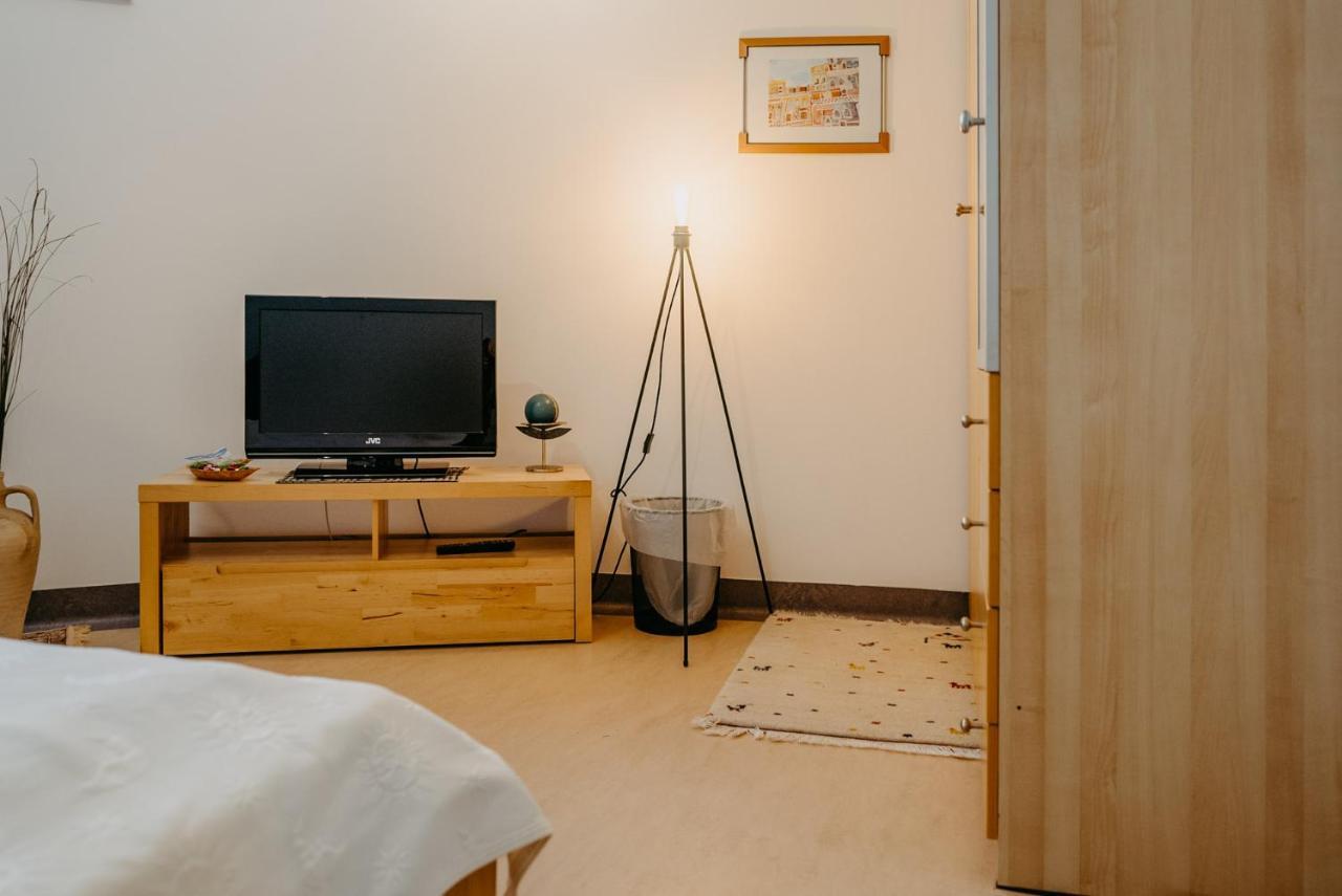 Haus Luna - Privatzimmer Im Sonnigen Suedburgenland Hackerberg Exterior foto